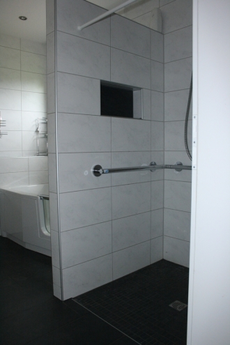 Exp. 1645 Begehbare Dusche