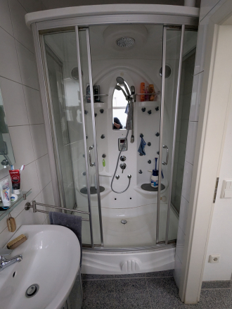 Exp. 1749 Tageslichtbad Dusche