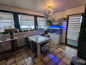 Exp- 1746 Essbereich mit Durchgang Loggia