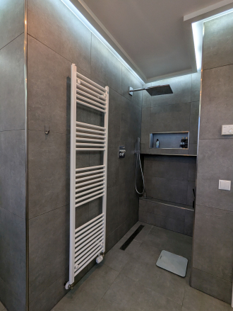Exp. 1742 EG Tageslichtbad mit begehbarer Dusche