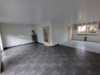 Exp. 1737 Wohnzimmer mit Blick zur offenen Küche